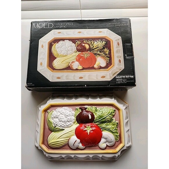 Mold Handcrafted Ceramic 1982 Vegetable Pan - Gailstyn Sutton - Picture 1 of 5